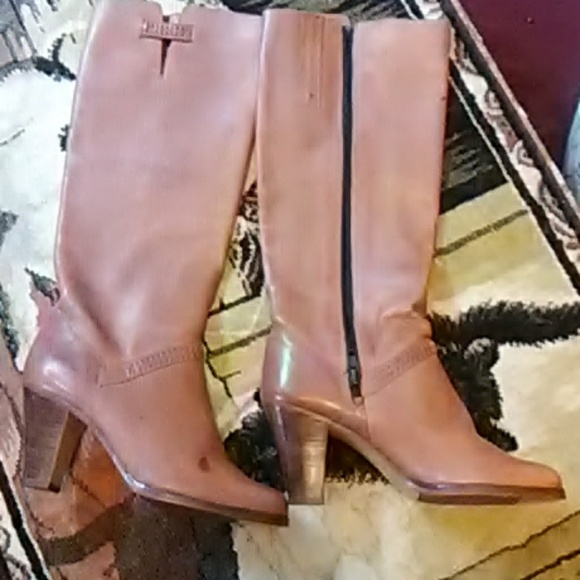 Boots - Picture 2 of 8